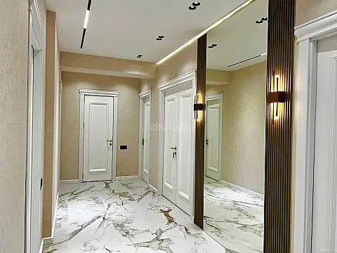 Satılır 3 otaqlı mənzil 146 m²