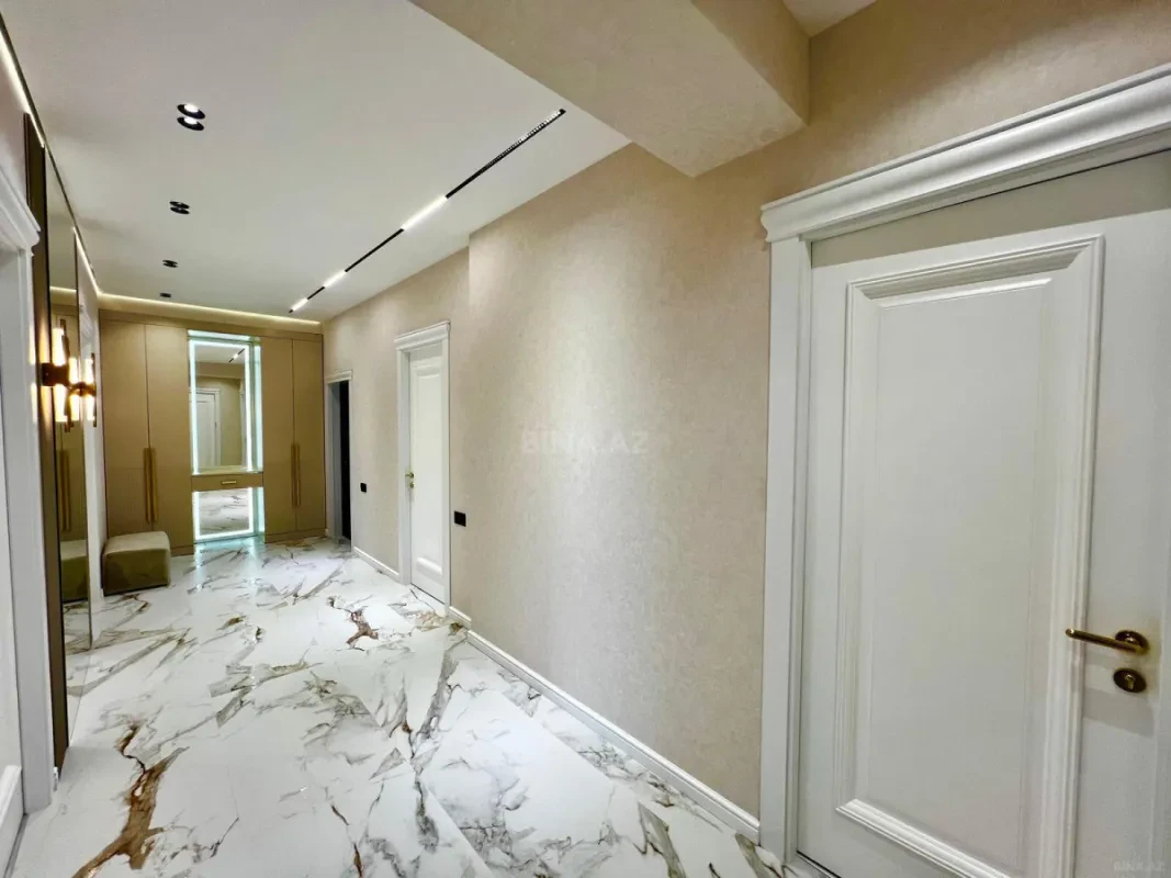 Satılır 3 otaqlı mənzil 146 m²