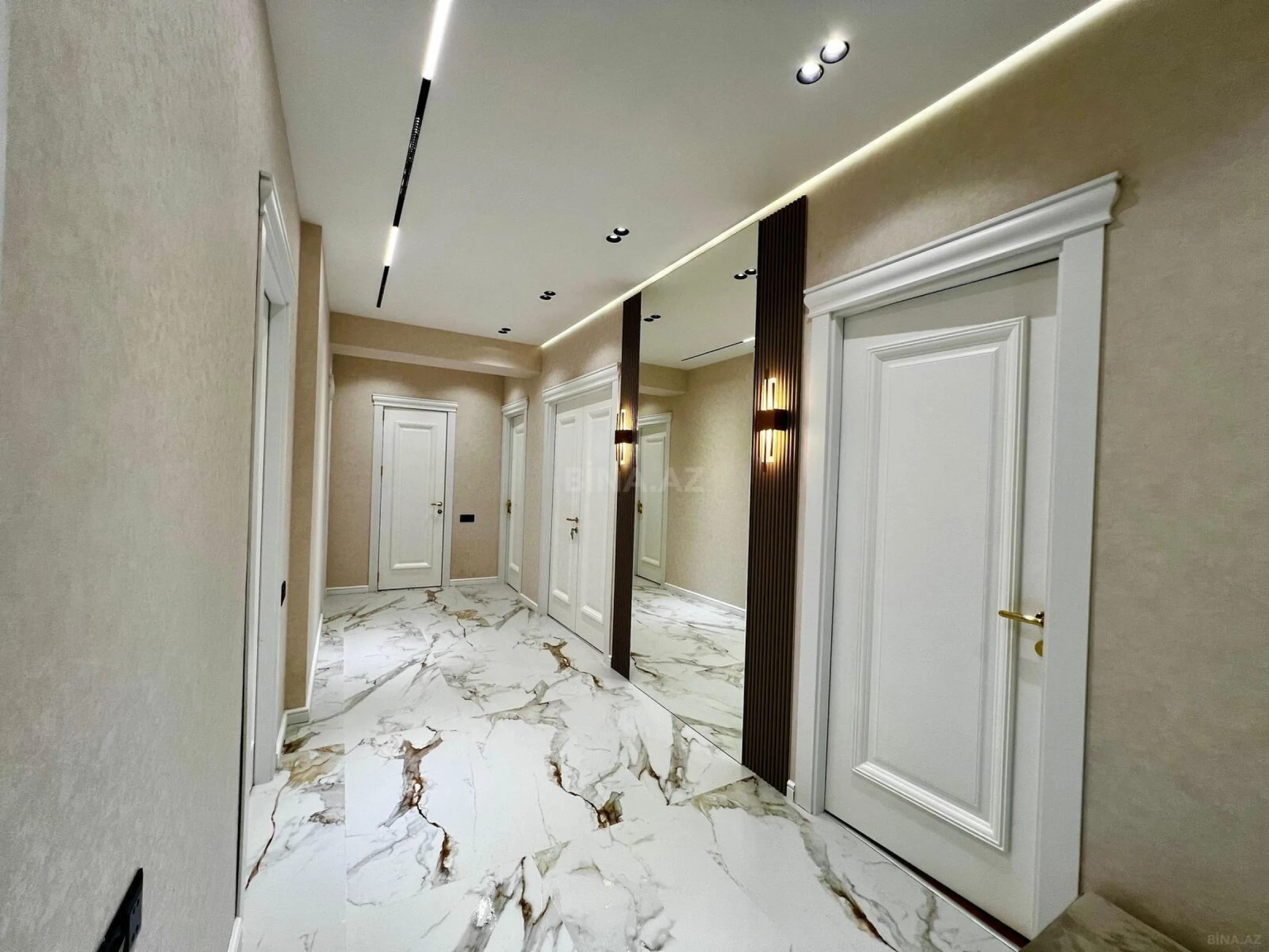 Satılır 3 otaqlı mənzil 146 m²
