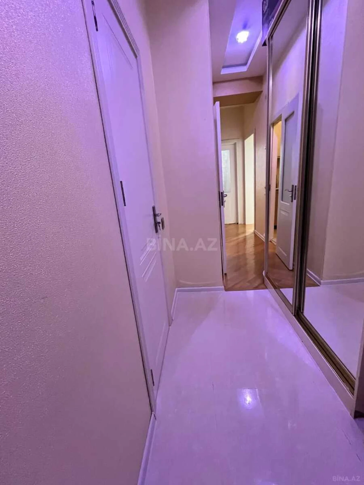 Kirayə verilir 2 otaqlı mənzil 70 m²