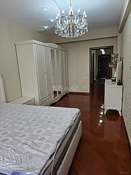 Satılır 3 otaqlı mənzil 150 m²