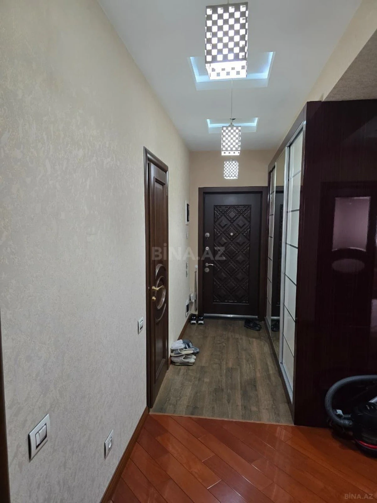Satılır 3 otaqlı mənzil 150 m²
