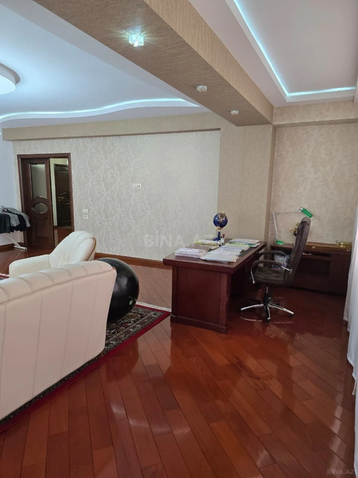 Satılır 3 otaqlı mənzil 150 m²