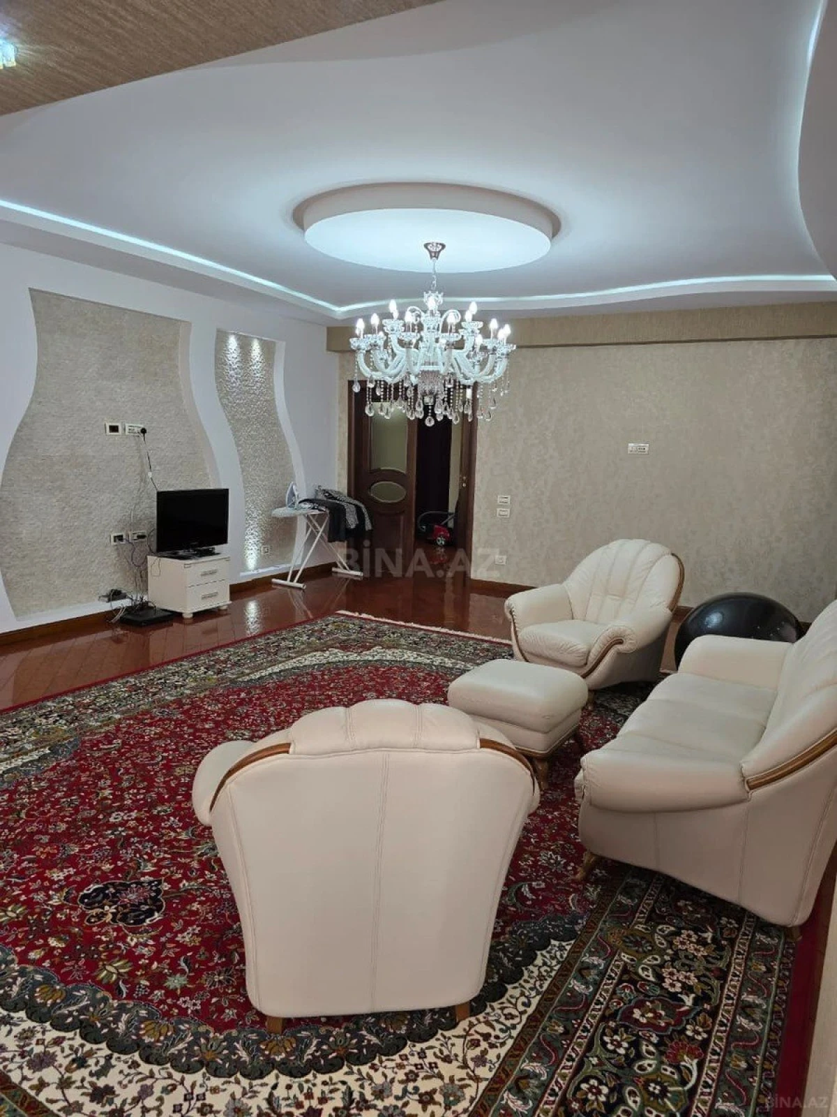 Satılır 3 otaqlı mənzil 150 m²