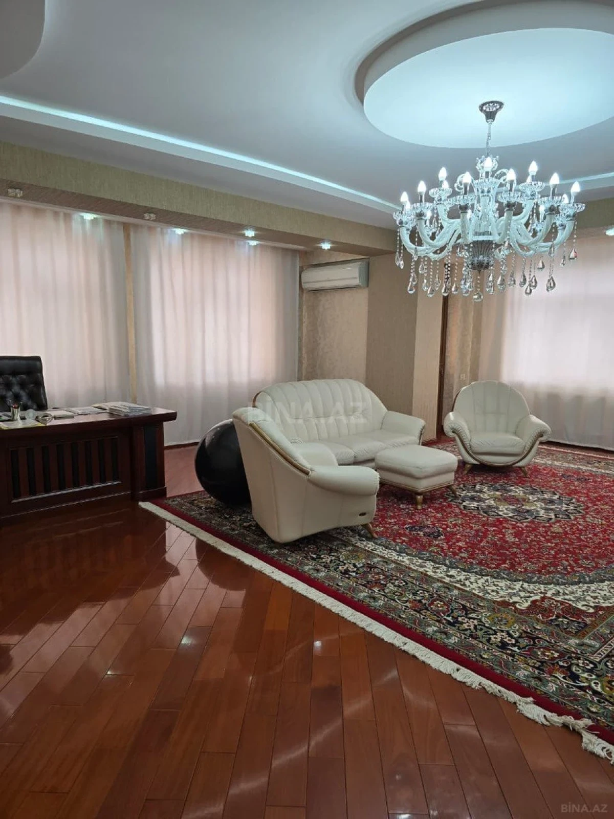 Satılır 3 otaqlı mənzil 150 m²