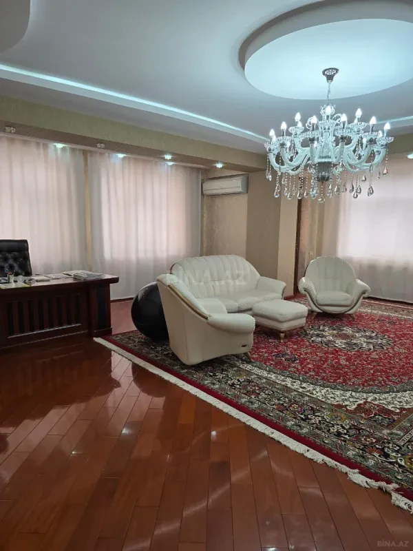 Satılır 3 otaqlı mənzil 150 m²