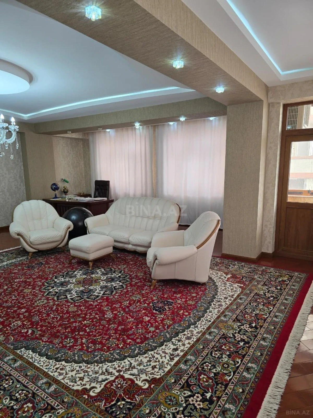 Satılır 3 otaqlı mənzil 150 m²