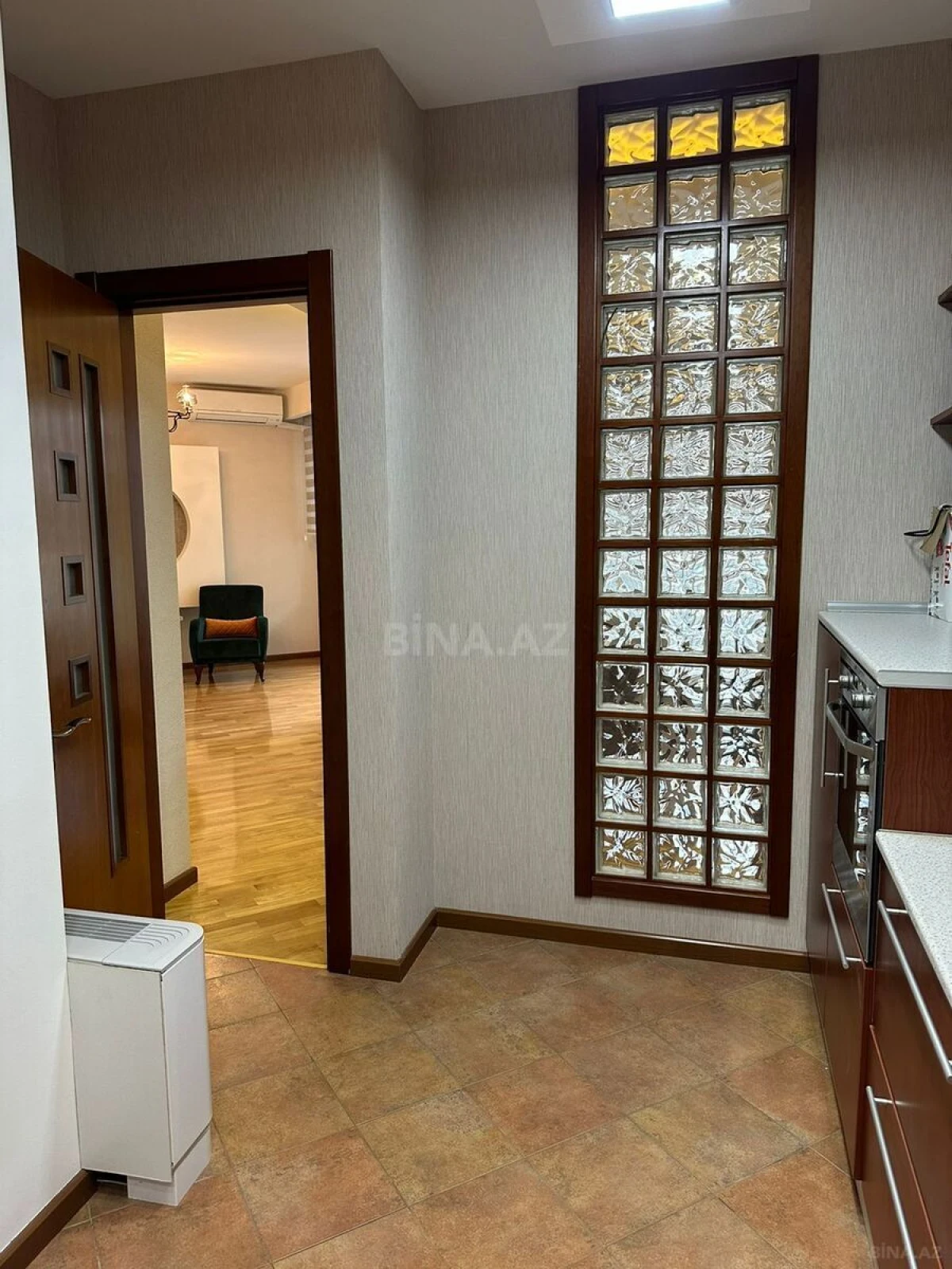 Satılır 4 otaqlı mənzil 200 m²