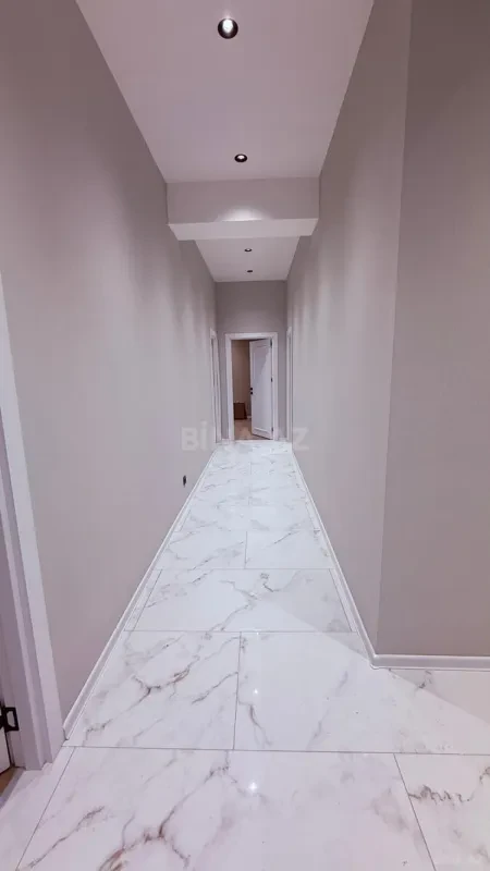 Satılır 3 otaqlı mənzil 147 m²