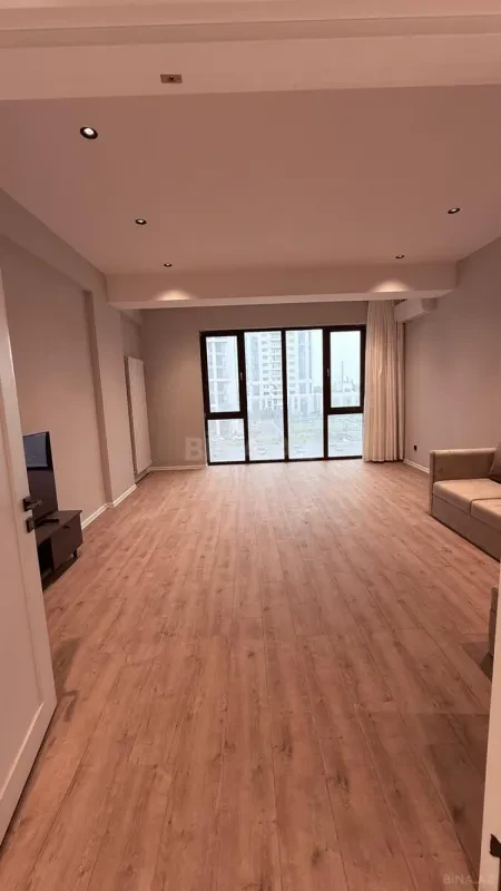 Satılır 3 otaqlı mənzil 147 m²