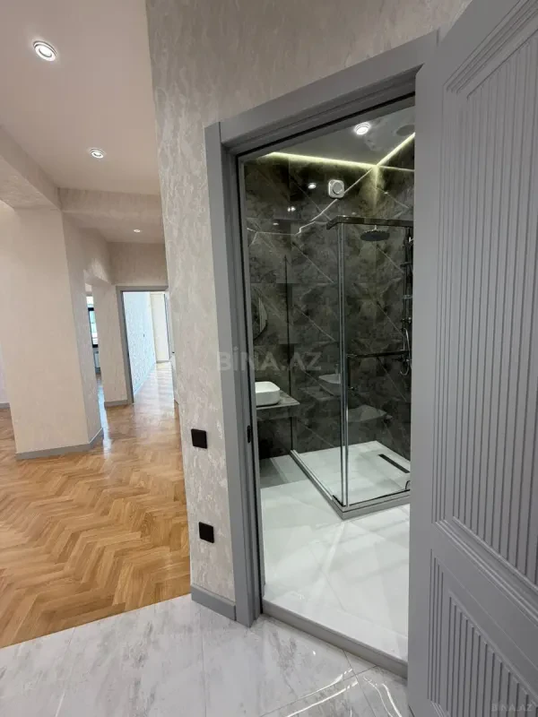Satılır 4 otaqlı mənzil 117 m²