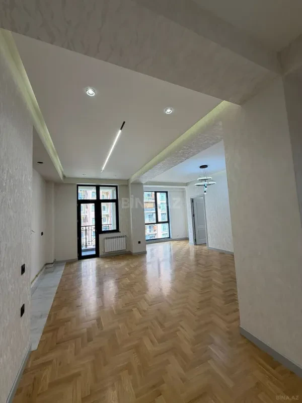 Satılır 4 otaqlı mənzil 117 m²