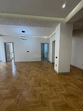Satılır 4 otaqlı mənzil 117 m²
