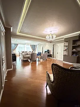 Satılır 5 otaqlı mənzil 300 m²