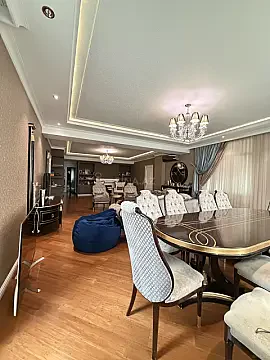 Satılır 5 otaqlı mənzil 300 m²