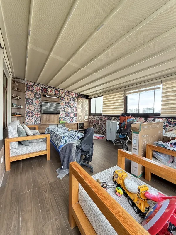 Satılır 5 otaqlı mənzil 300 m²