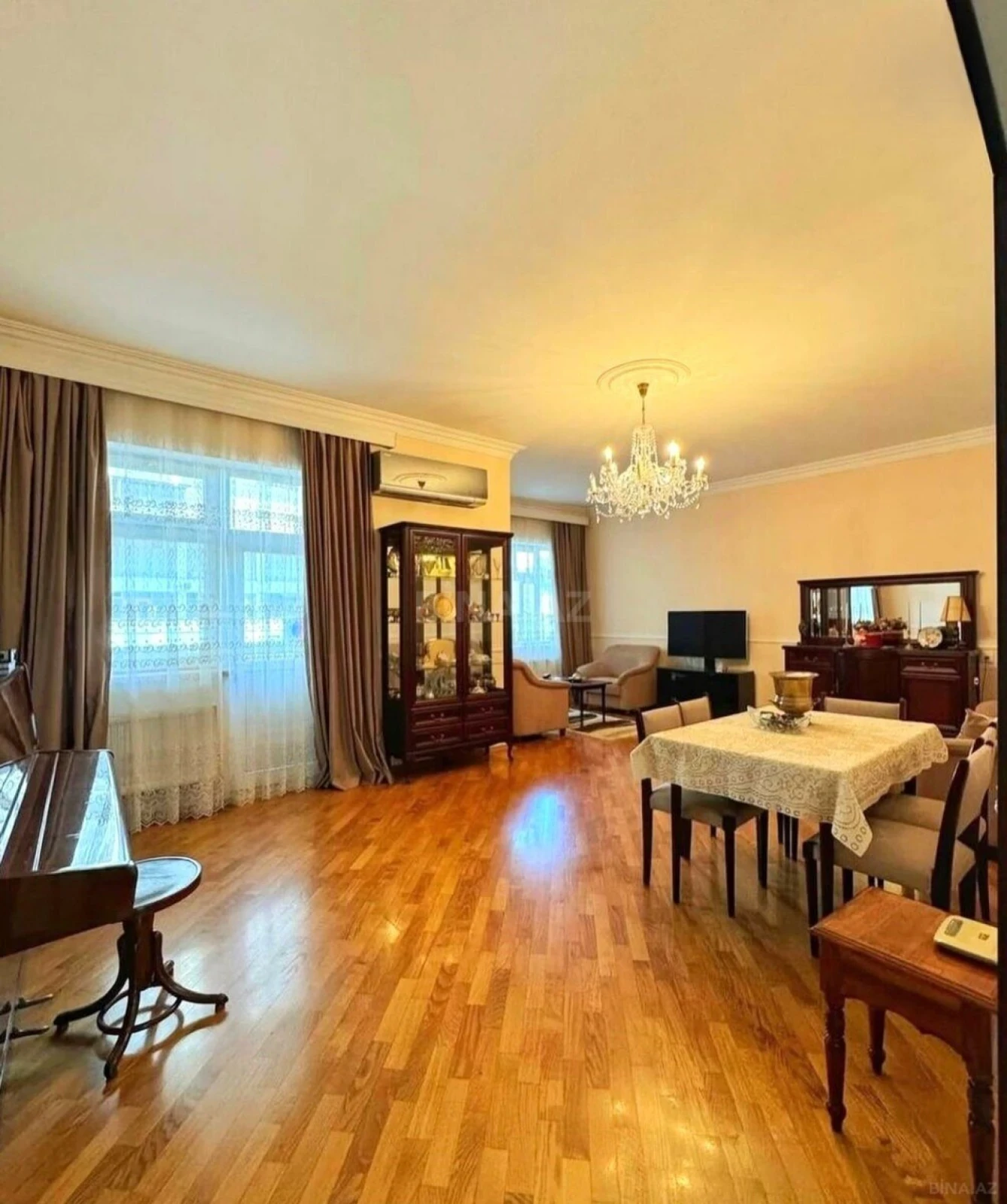 Kirayə verilir 3 otaqlı mənzil 135 m²