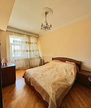 Kirayə verilir 3 otaqlı mənzil 135 m²