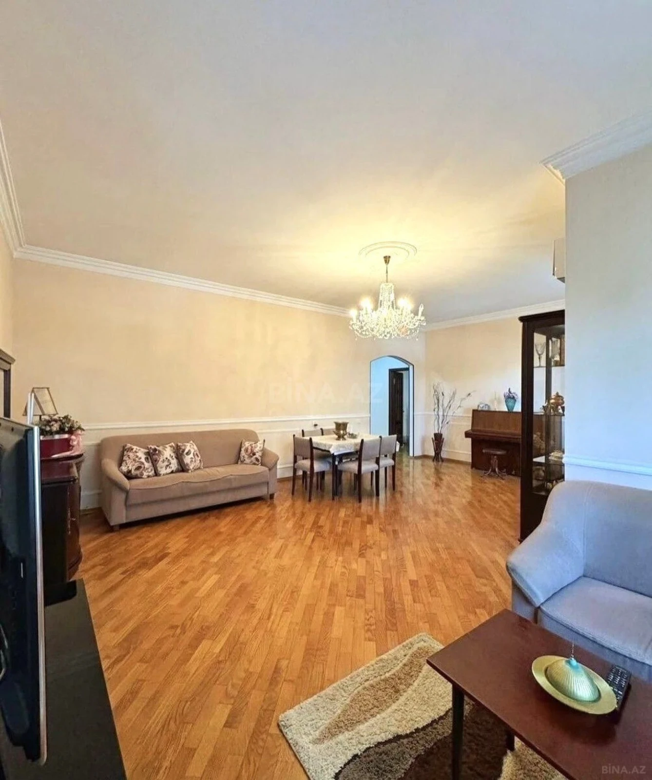 Kirayə verilir 3 otaqlı mənzil 135 m²