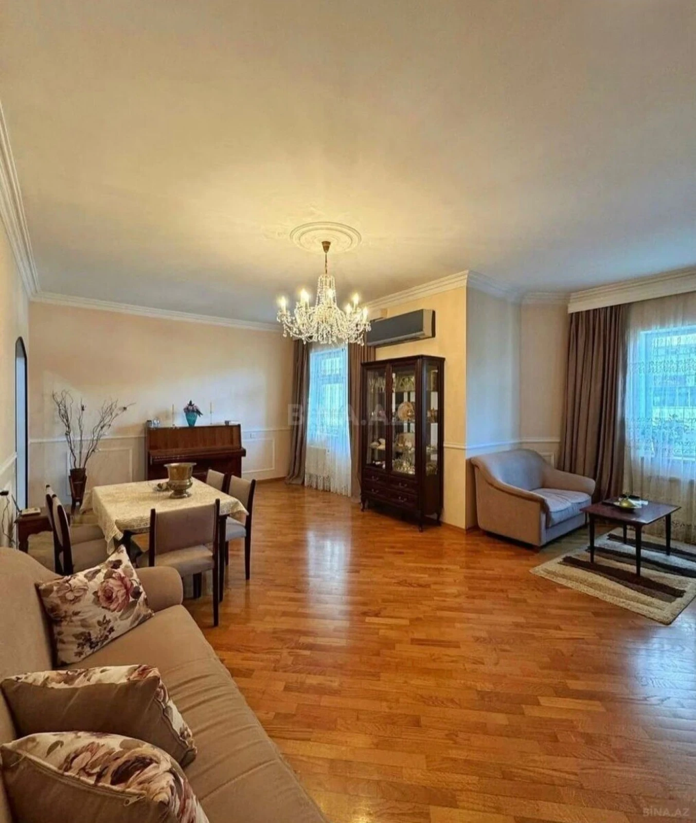 Kirayə verilir 3 otaqlı mənzil 135 m²