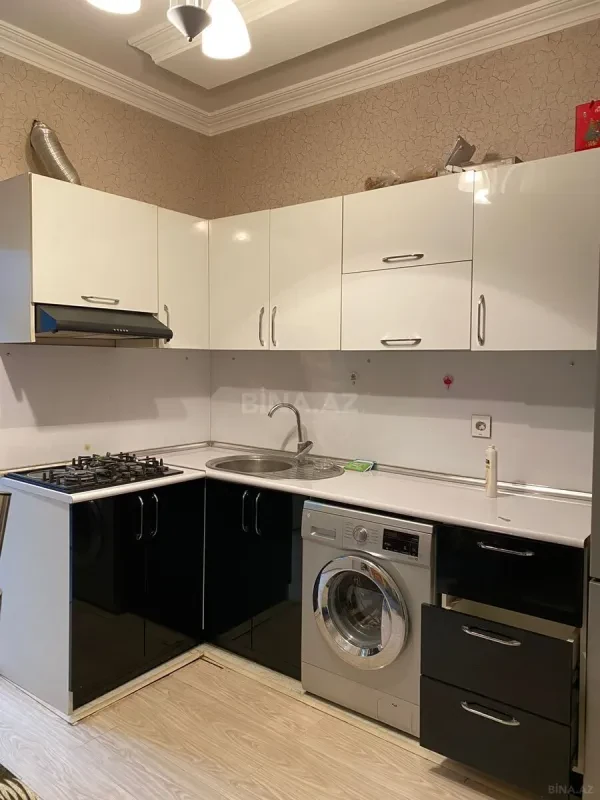 Kirayə verilir 2 otaqlı mənzil 95 m²