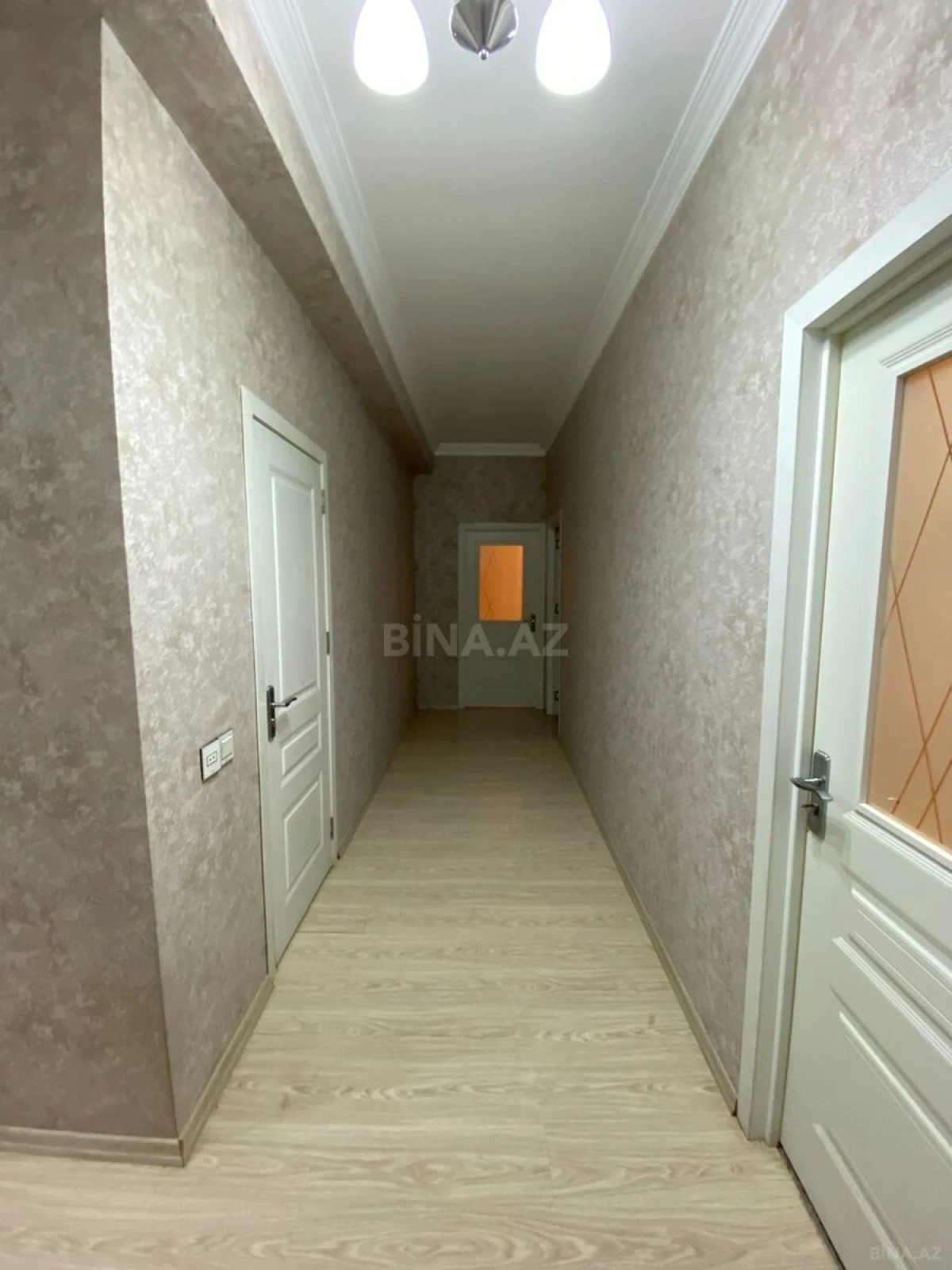 Kirayə verilir 2 otaqlı mənzil 95 m²