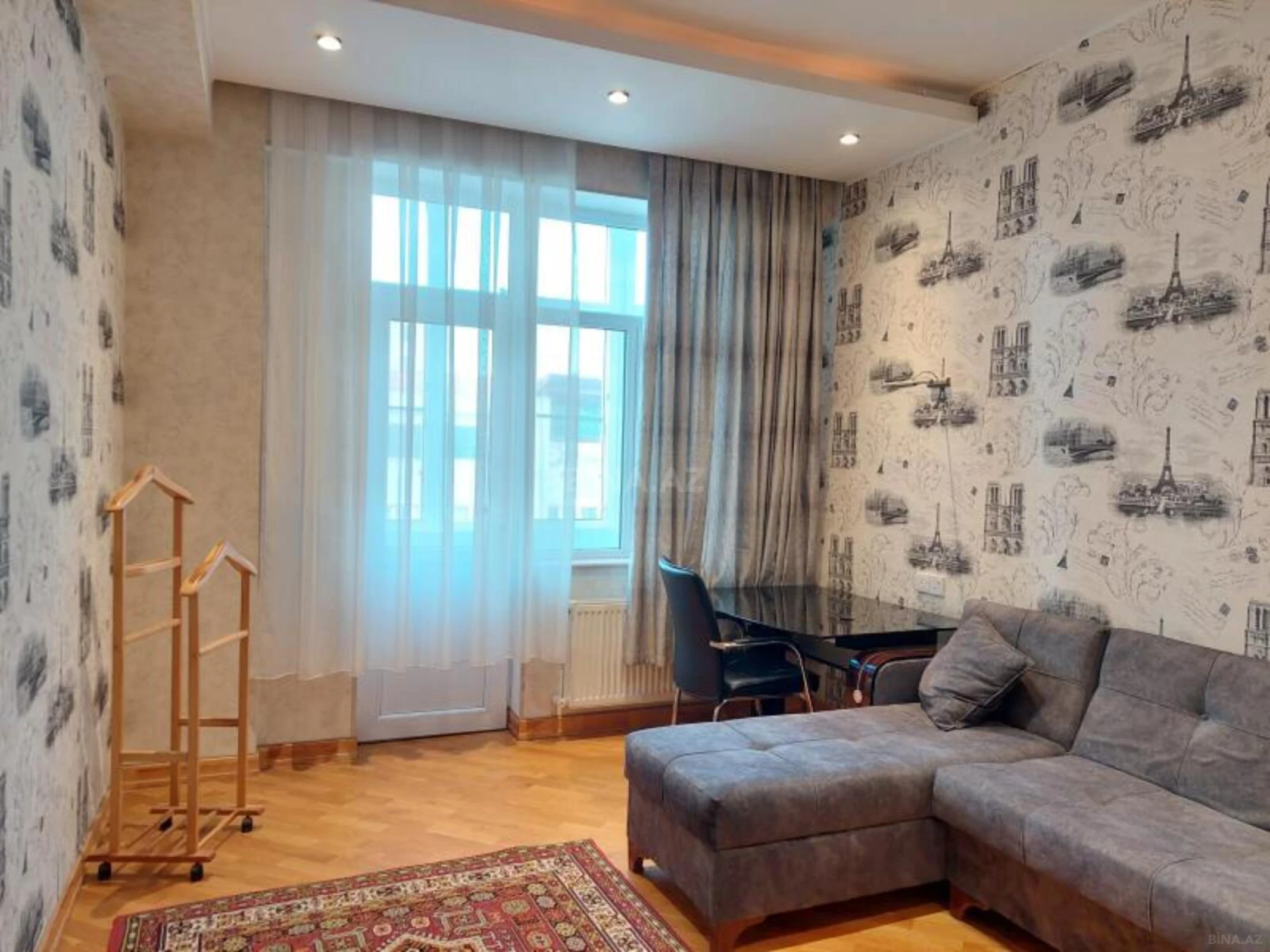 Kirayə verilir 3 otaqlı mənzil 130 m²