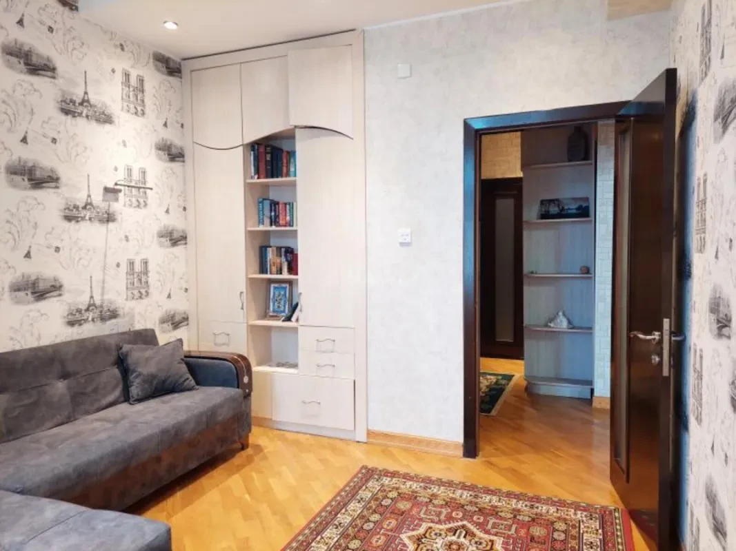 Kirayə verilir 3 otaqlı mənzil 130 m²