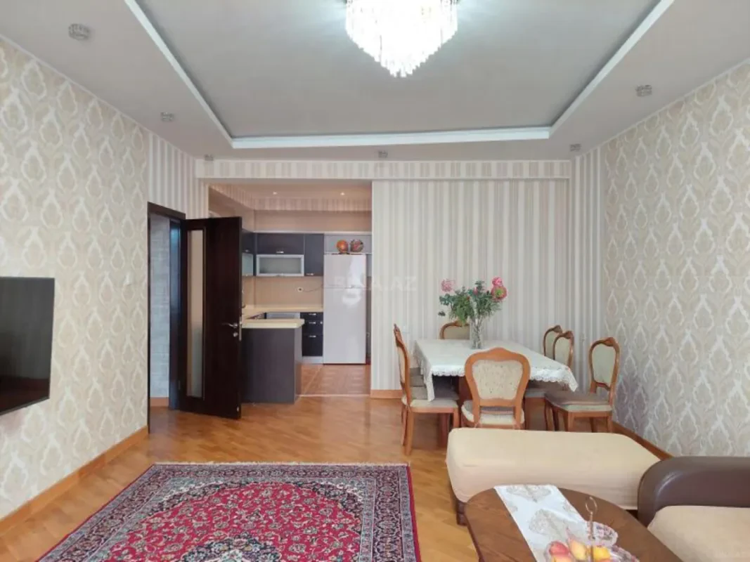 Kirayə verilir 3 otaqlı mənzil 130 m²