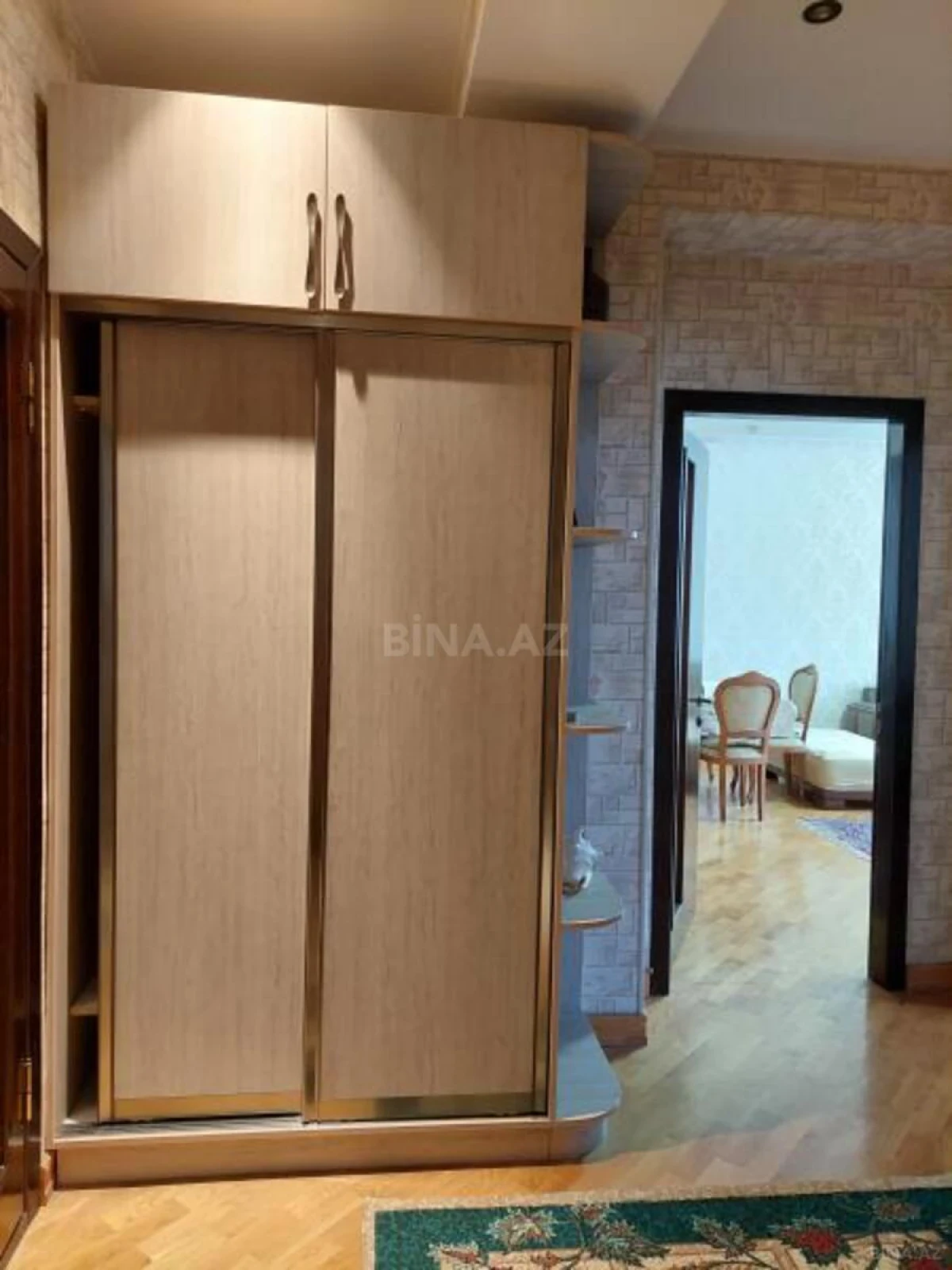 Kirayə verilir 3 otaqlı mənzil 130 m²