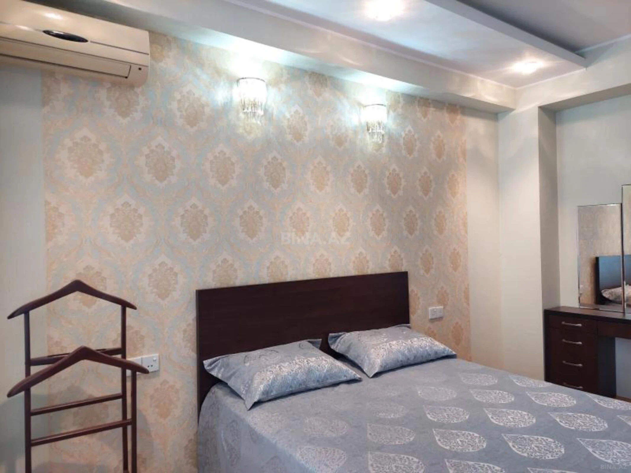 Kirayə verilir 3 otaqlı mənzil 130 m²