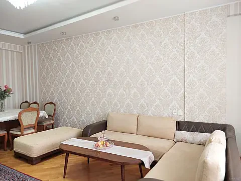 Kirayə verilir 3 otaqlı mənzil 130 m²