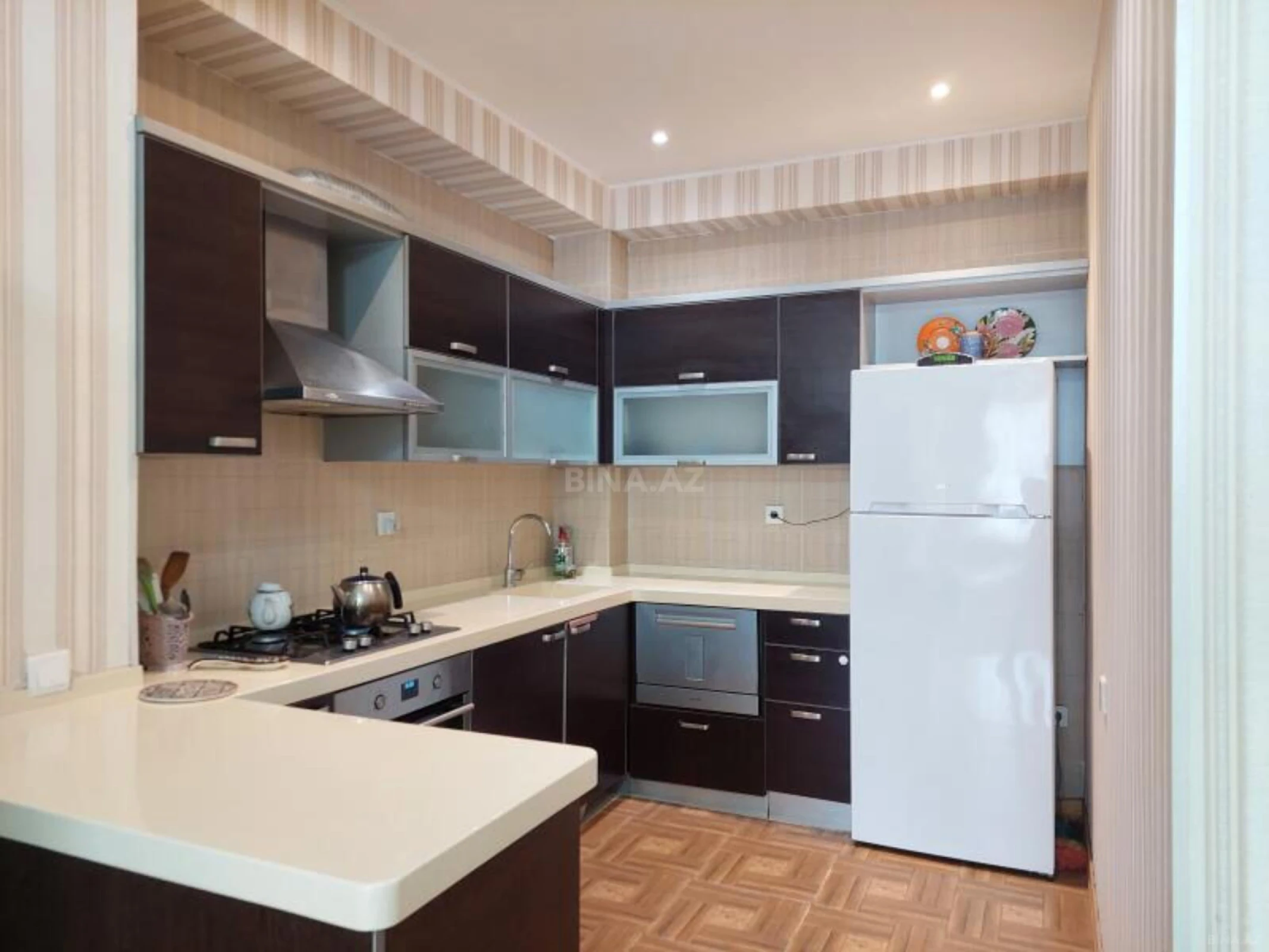 Kirayə verilir 3 otaqlı mənzil 130 m²