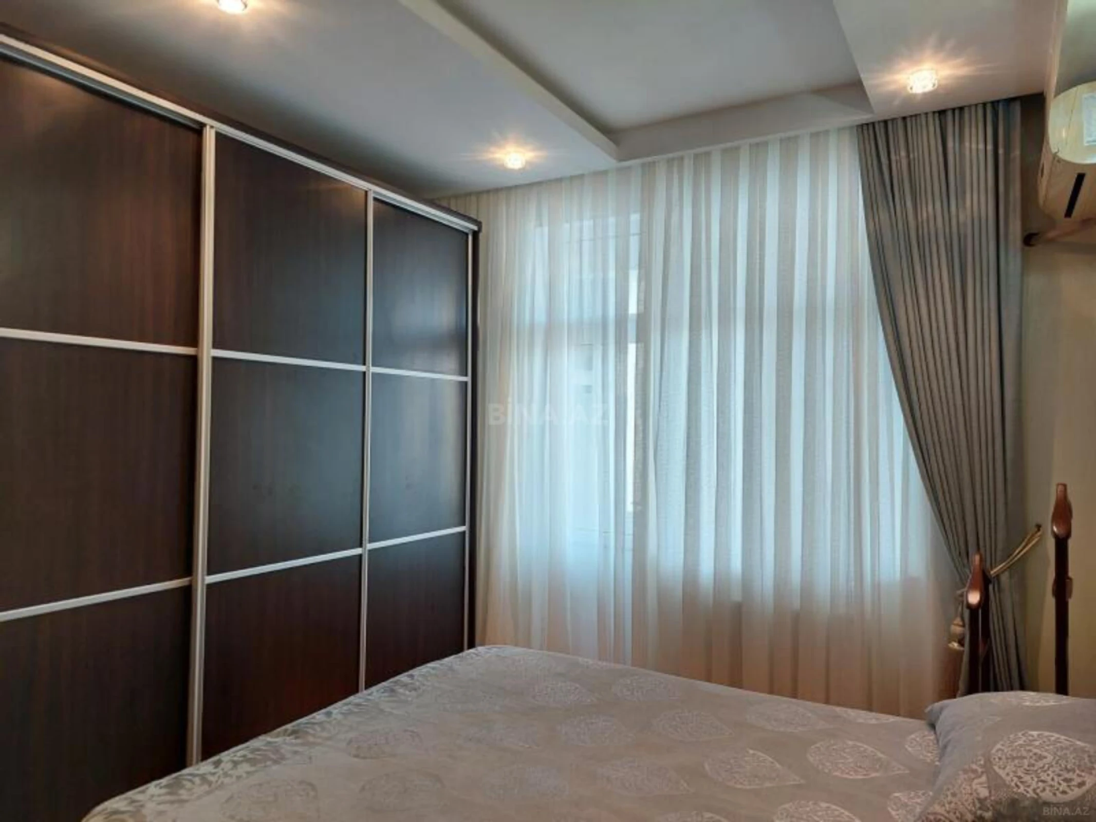 Kirayə verilir 3 otaqlı mənzil 130 m²