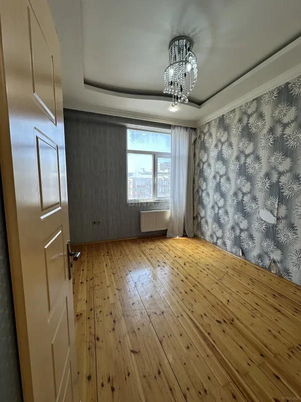 Satılır 2 otaqlı mənzil 80 m²