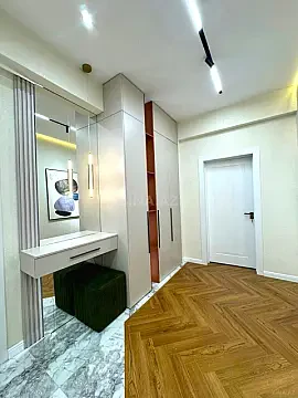 Satılır 2 otaqlı mənzil 82 m²