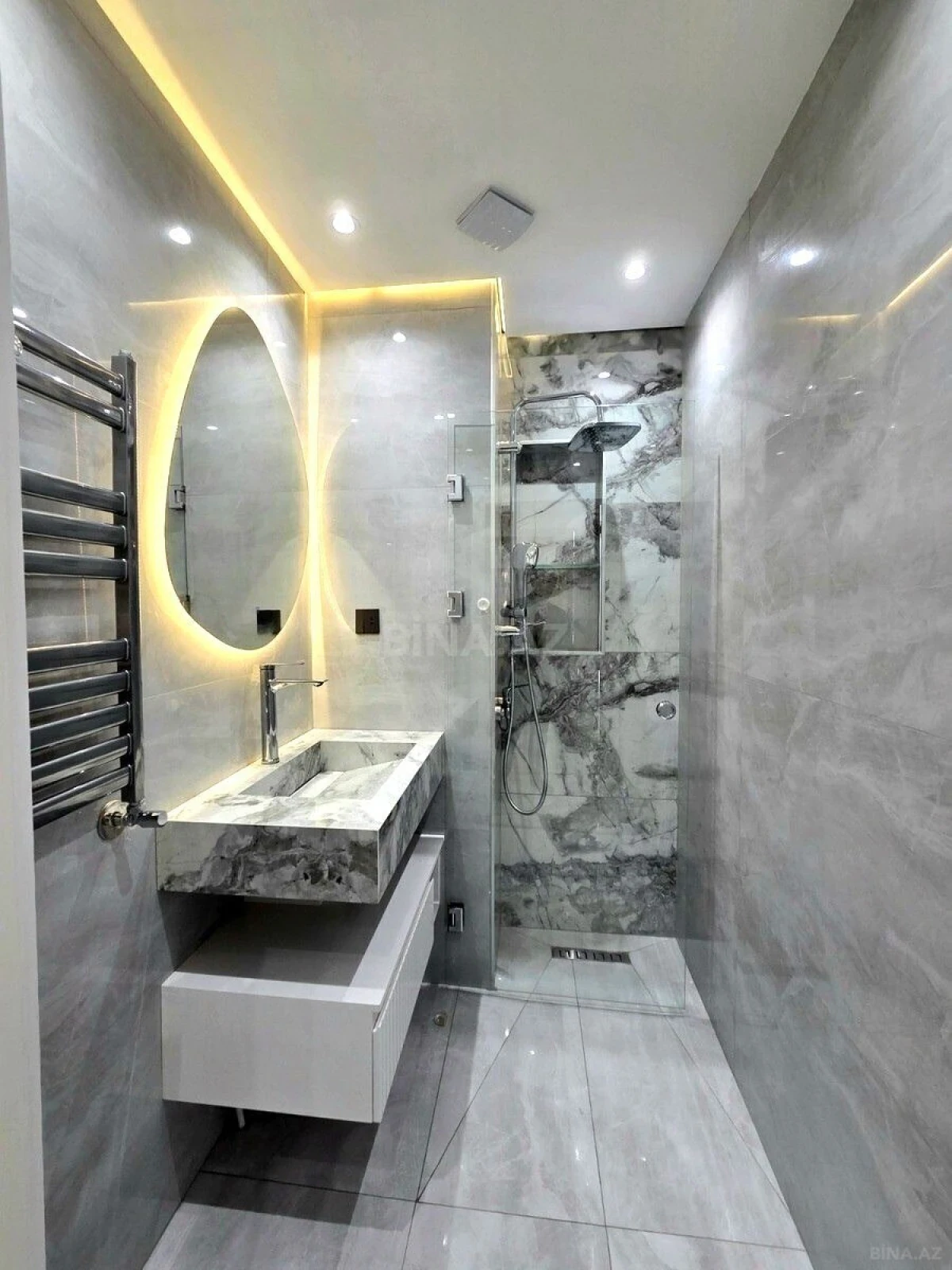 Satılır 2 otaqlı mənzil 82 m²