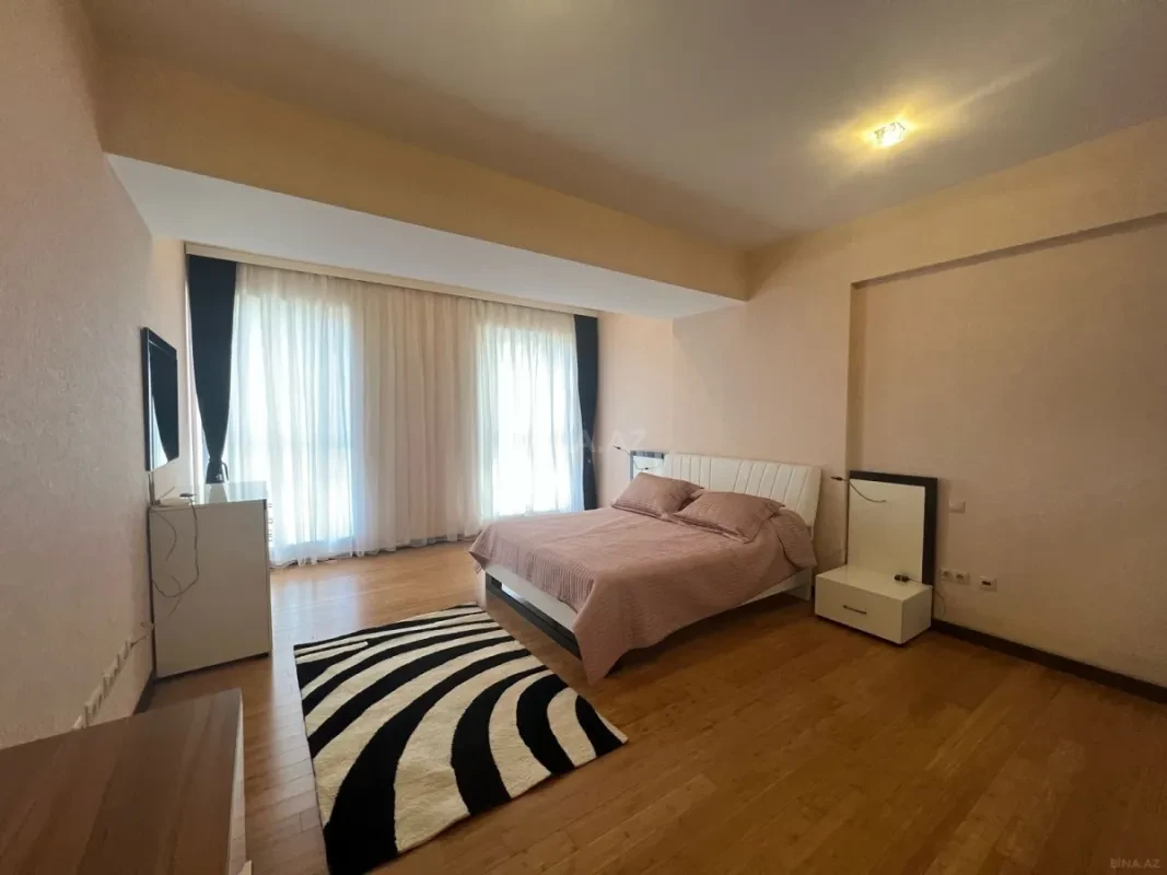 Kirayə verilir 3 otaqlı mənzil 200 m²