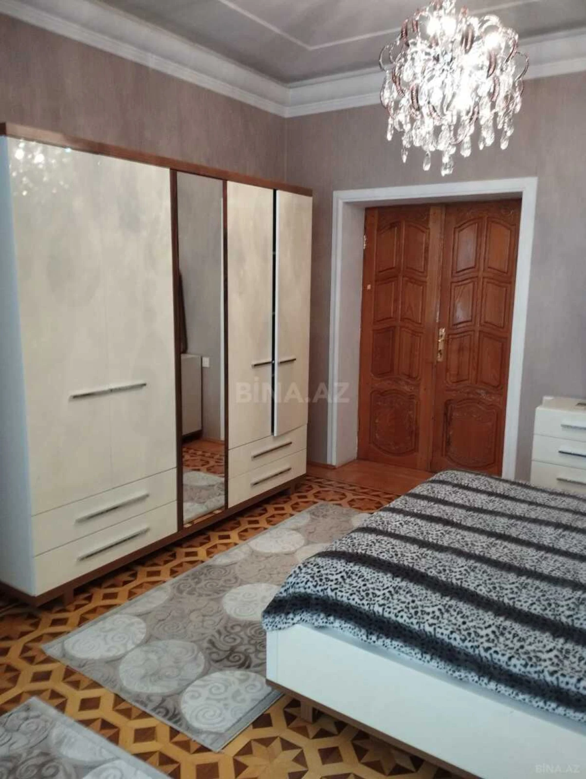 Kirayə verilir 3 otaqlı mənzil 115 m²