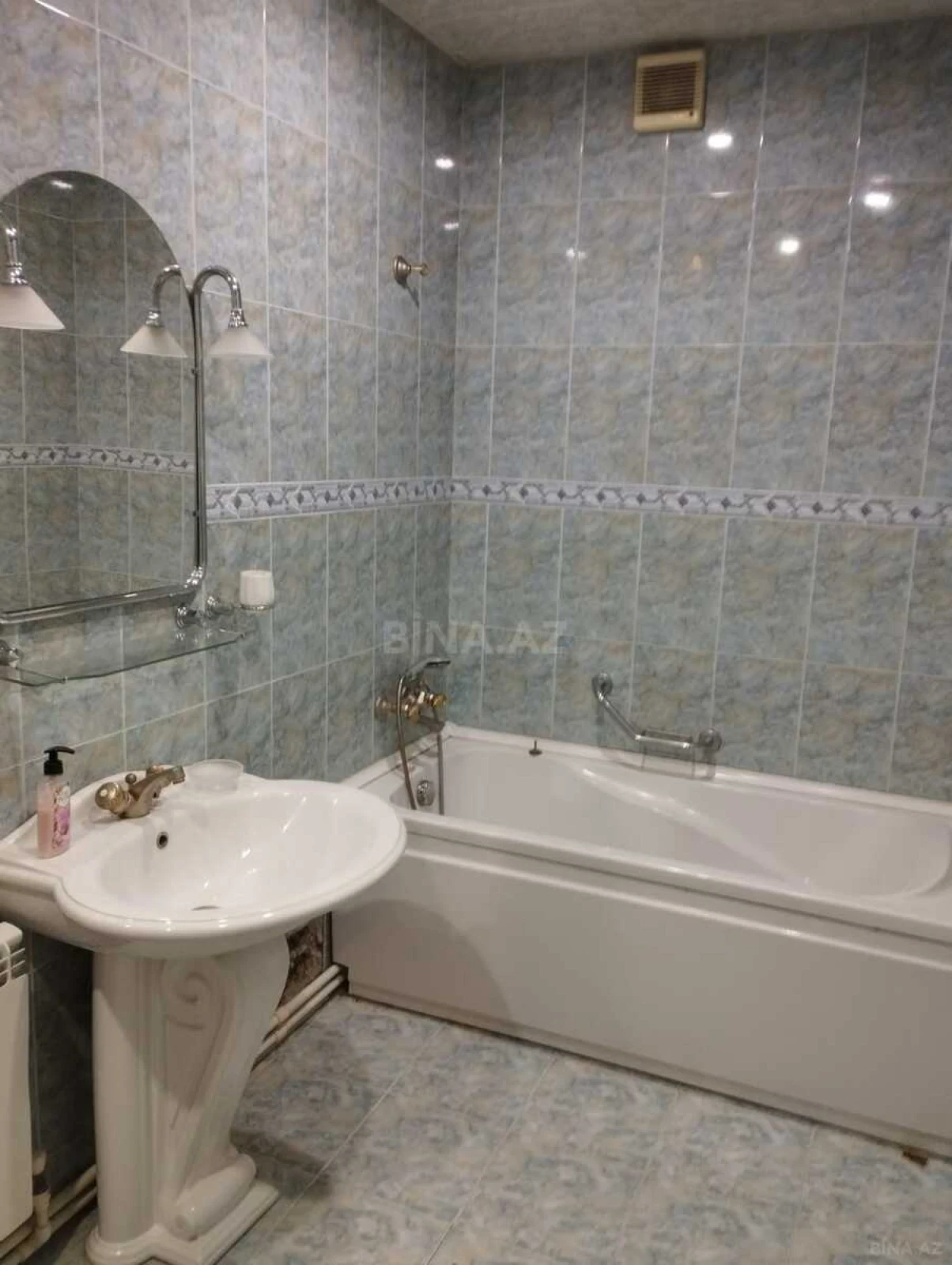 Kirayə verilir 3 otaqlı mənzil 115 m²