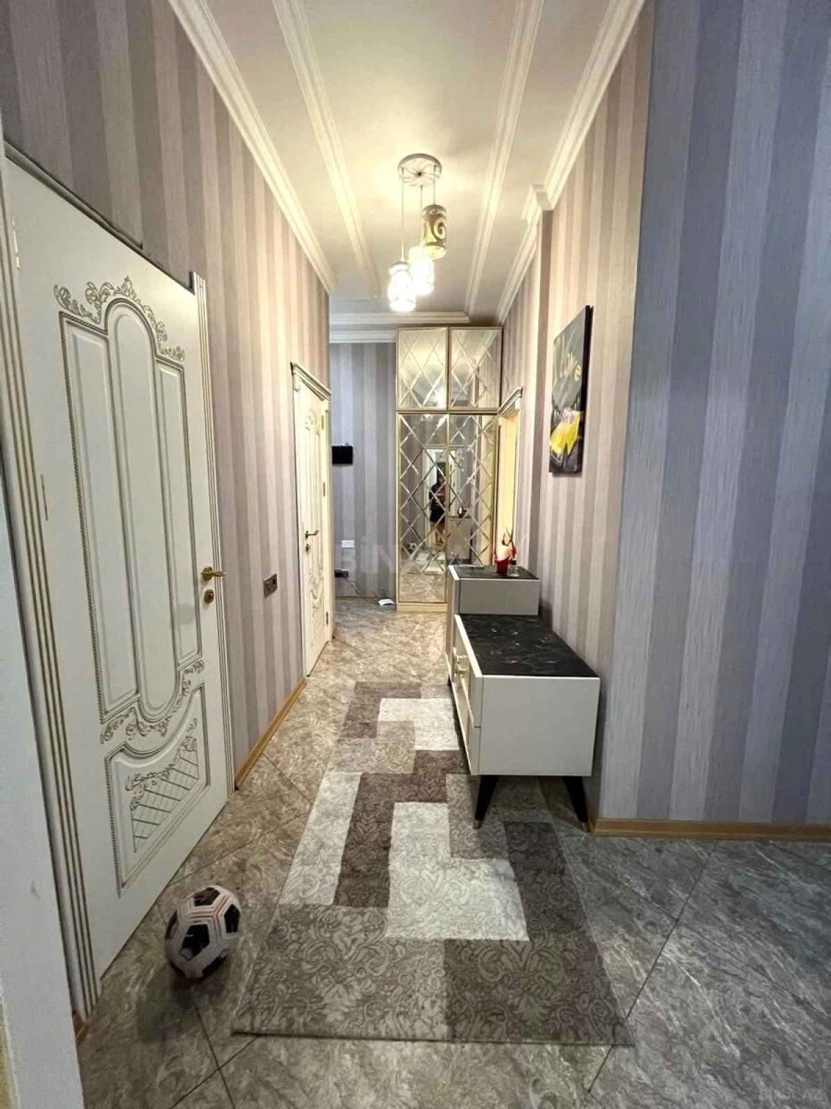 Satılır 3 otaqlı mənzil 105 m²