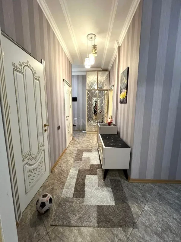 Satılır 3 otaqlı mənzil 105 m²