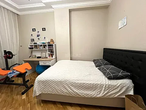 Satılır 3 otaqlı mənzil 105 m²