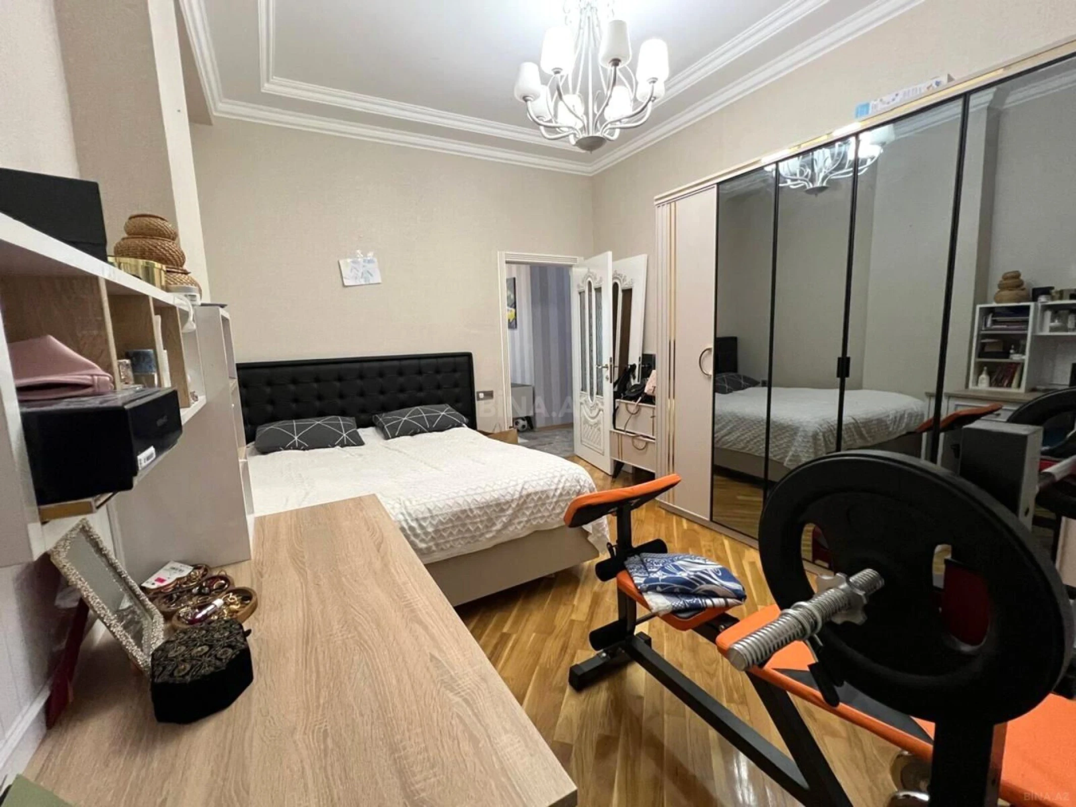 Satılır 3 otaqlı mənzil 105 m²