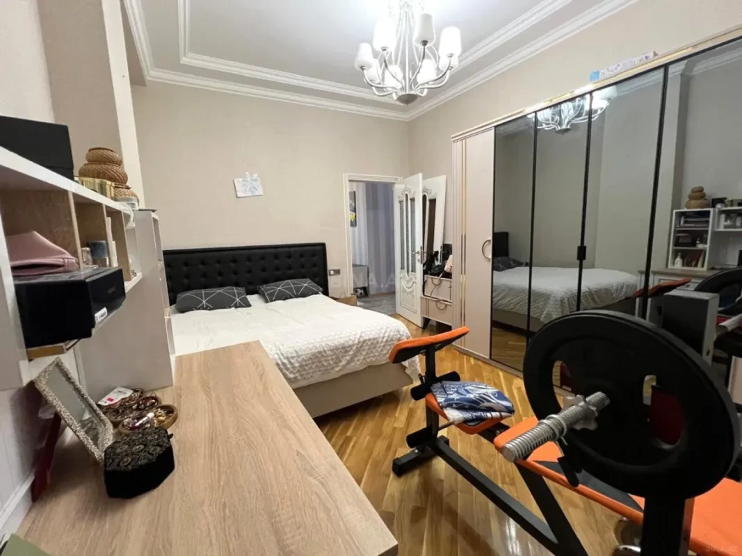 Satılır 3 otaqlı mənzil 105 m²