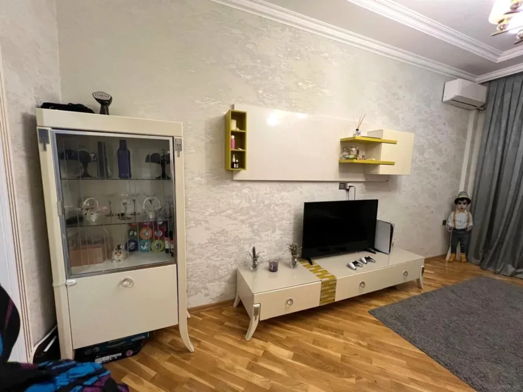 Satılır 3 otaqlı mənzil 105 m²