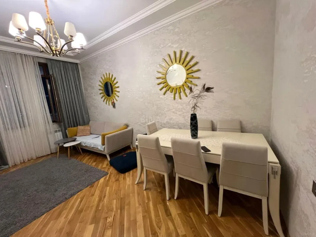 Satılır 3 otaqlı mənzil 105 m²