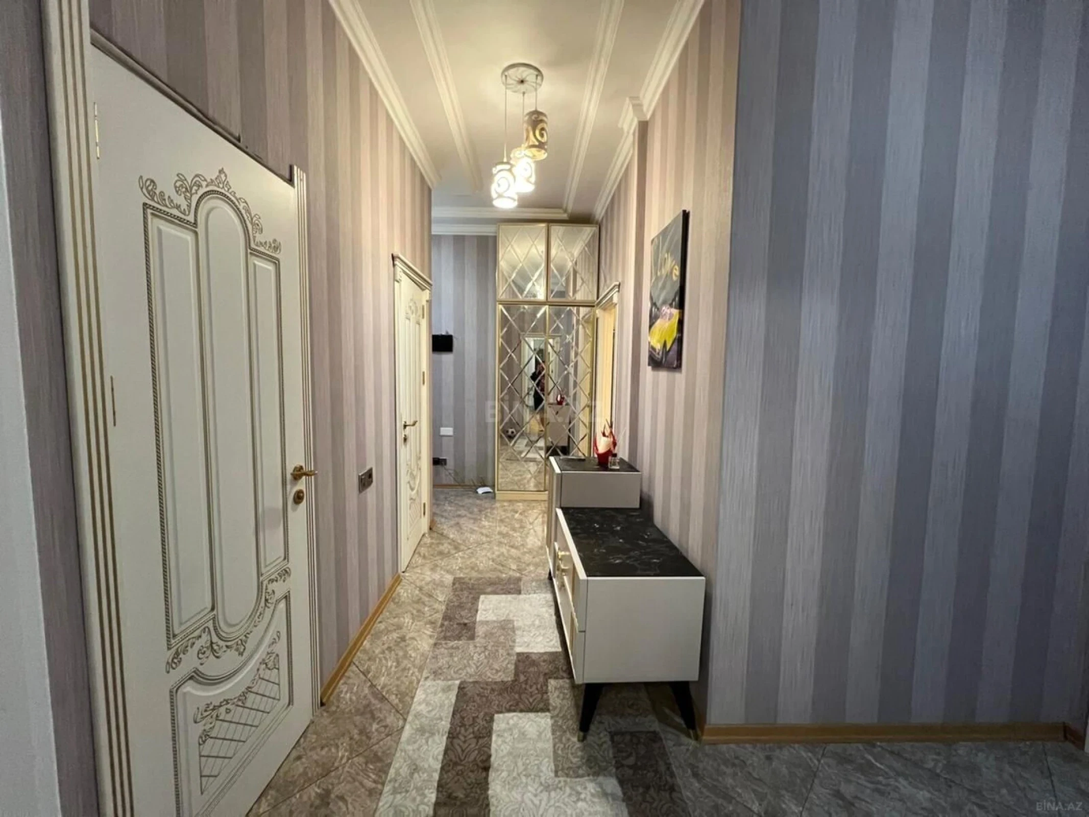 Satılır 3 otaqlı mənzil 105 m²