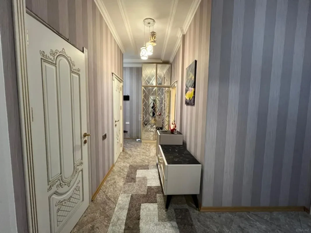Satılır 3 otaqlı mənzil 105 m²