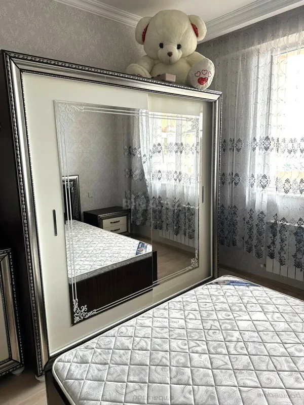 Kirayə verilir 2 otaqlı mənzil 96 m²